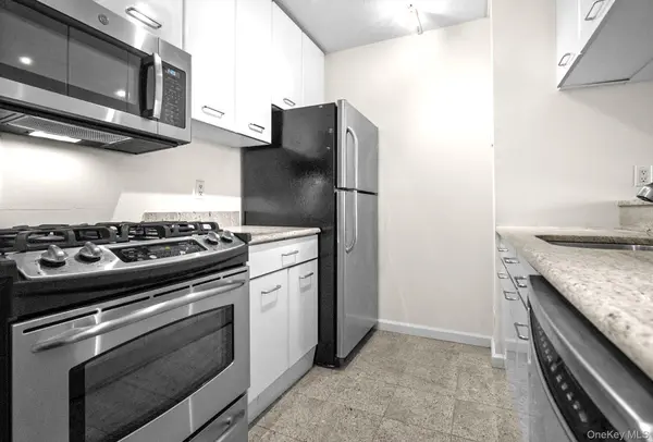 4 Martine AVE #1619, White Plains, NY 10606
