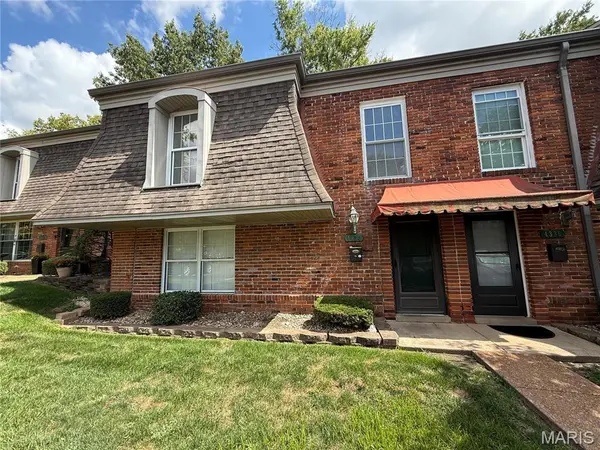 4334 Chateau De Ville DR, St Louis, MO 63129
