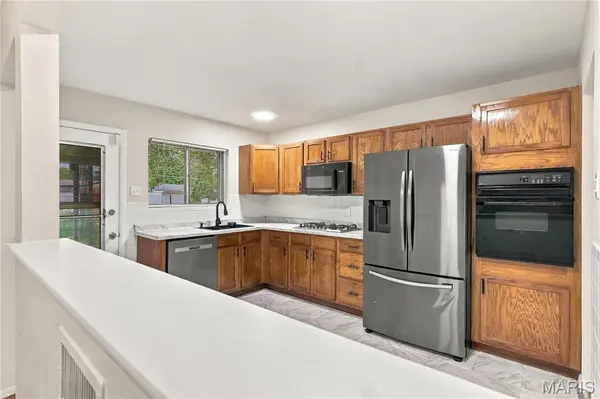 14 Tamma LN, Hazelwood, MO 63042