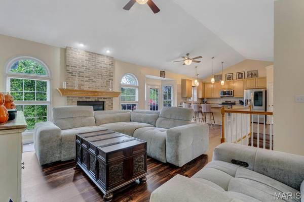 34 Saint Nicholas CT, St Charles, MO 63366