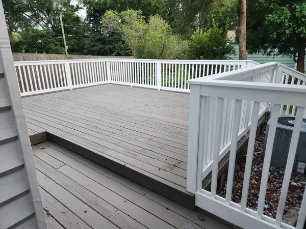 221 Sunset TER, Crystal Lake, IL 60014