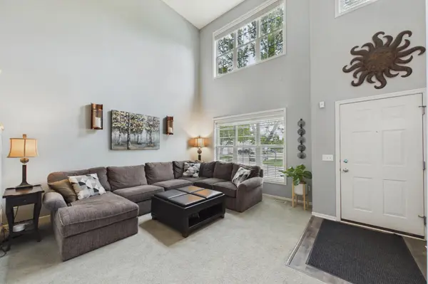 9728 Belmont LN, Eden Prairie, MN 55347