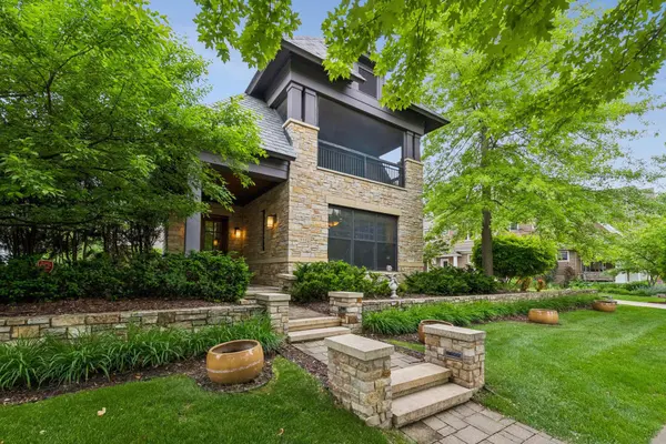 2224 Portico GN, Wayzata, MN 55391