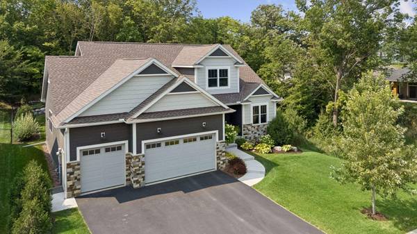 1891 Campfire DR W, Waconia, MN 55387