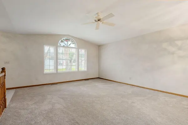34 Carriage LN, Owatonna, MN 55060