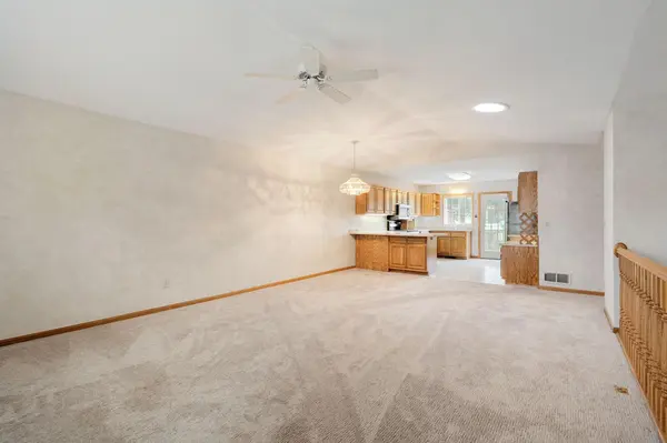 34 Carriage LN, Owatonna, MN 55060