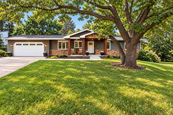 908 Kaymar LN, Burnsville, MN 55306