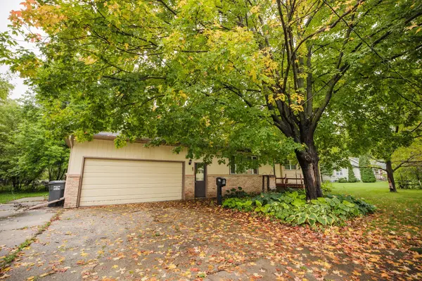 315 W 10th ST, Morris, MN 56267