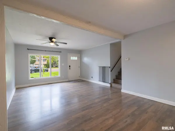 104 SUMMER CIR, East Peoria, IL 61611