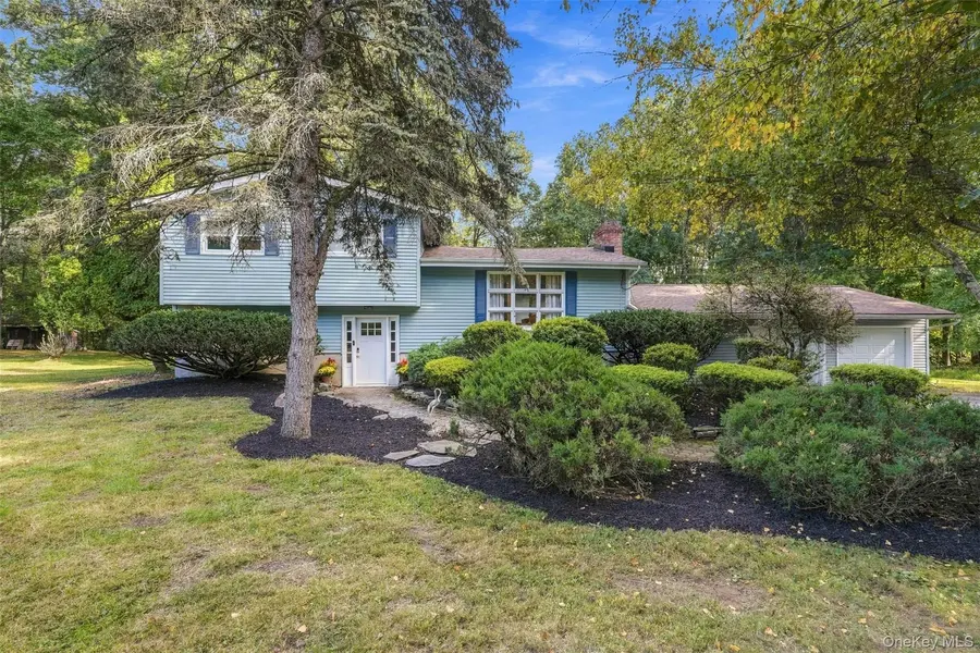 572 Beattie RD, Rock Tavern, NY 12575