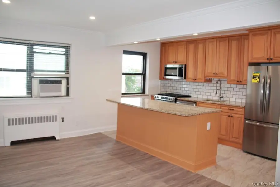 61 White Oak ST #5H, New Rochelle, NY 10801