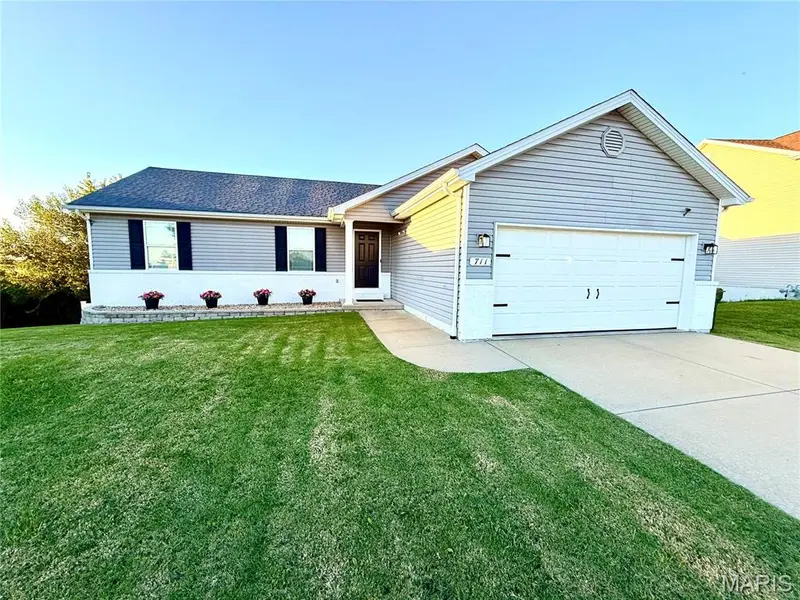 711 Ward, Waterloo, IL 62298