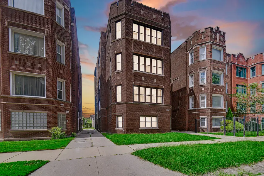 8010 S Phillips AVE, Chicago, IL 60617