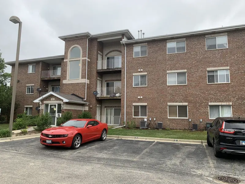 881 N Swift RD #306, Addison, IL 60101