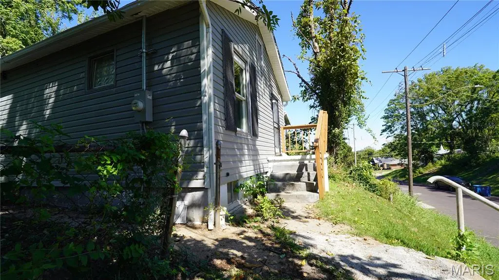 5457 Helen AVE, St Louis, MO 63136