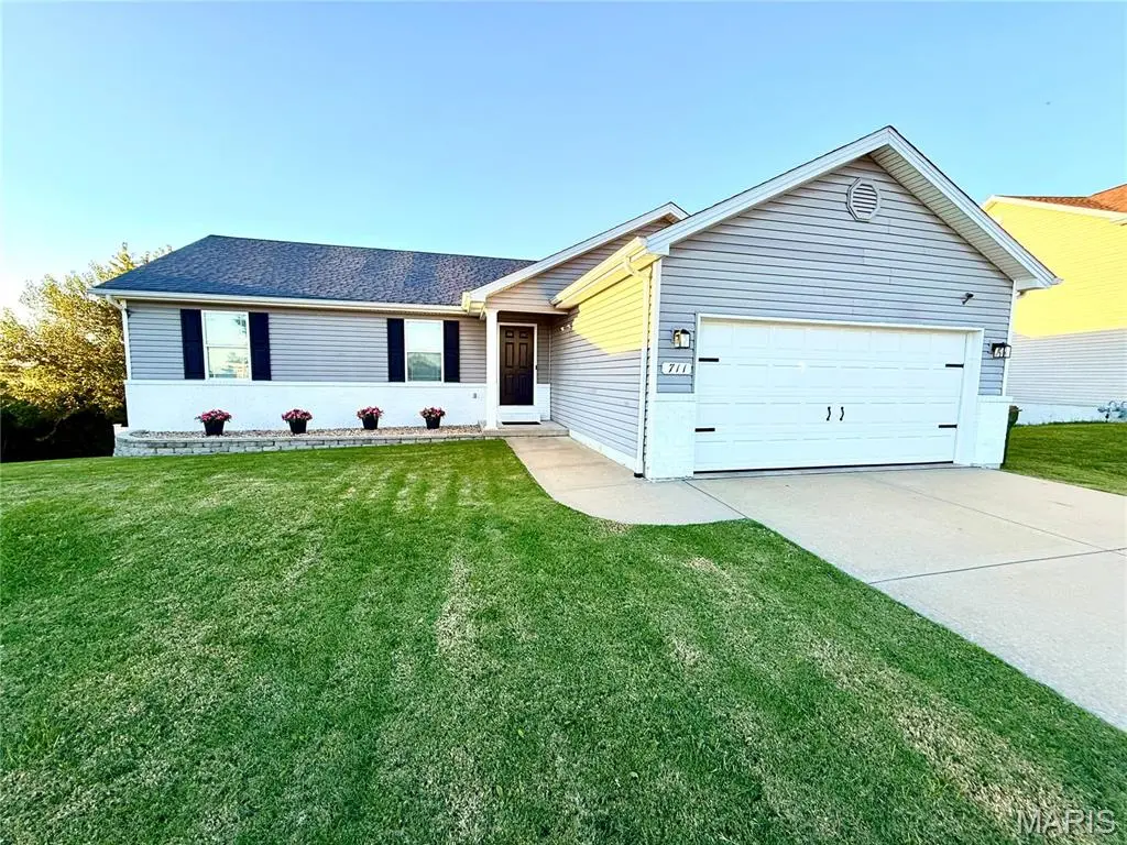 711 Ward, Waterloo, IL 62298
