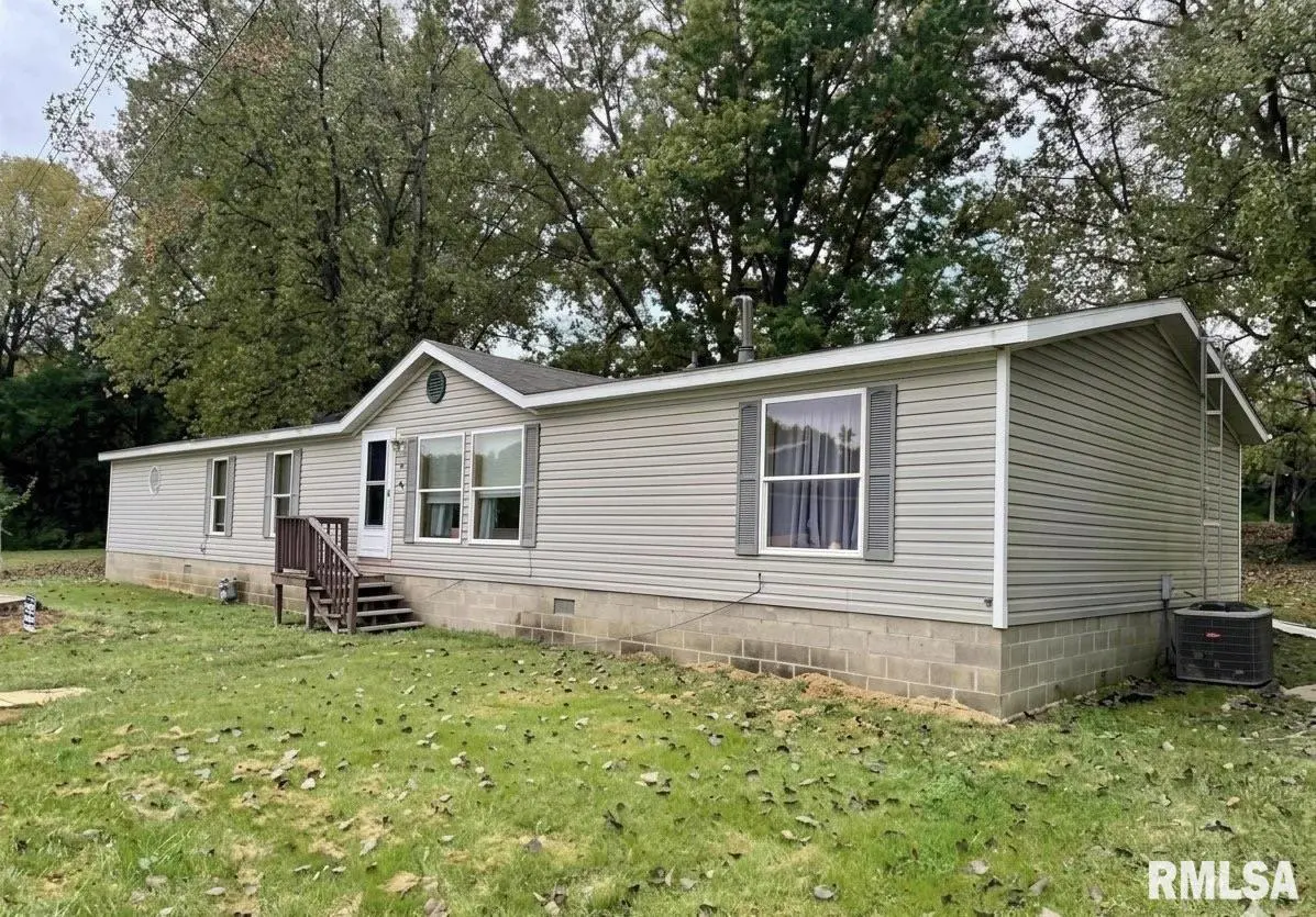 158 N Rogers Park DR, Canton, IL 61520