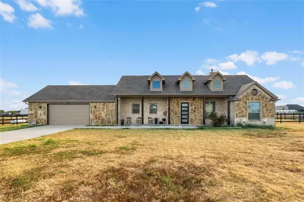 6028 Berry Ridge Lane, Joshua, TX 76058