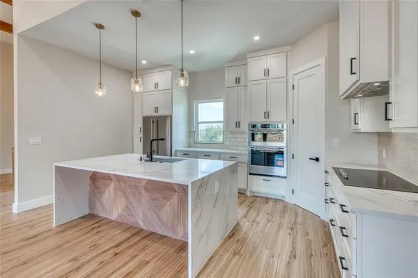 120 Golden Harvest, Horseshoe Bay, TX 78657