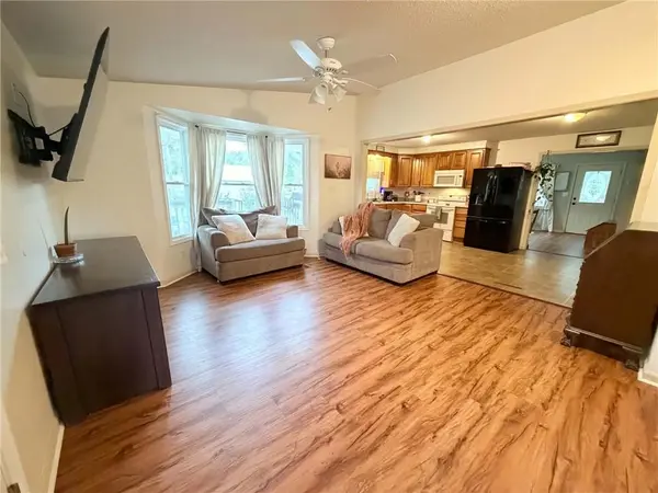 205 N Mulberry ST, Adrian, MO 64720
