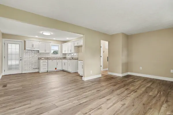708 W Superior ST, Osceola, IN 46561-2660