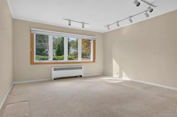 38 Beverly RD, White Plains, NY 10605