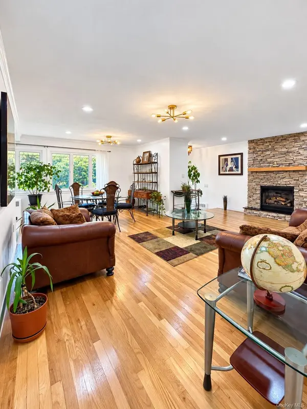 94 massapequa AVE, Massapequa, NY 11758