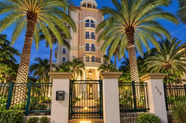 420 GOLDEN GATE PT #700, Sarasota, FL 34236