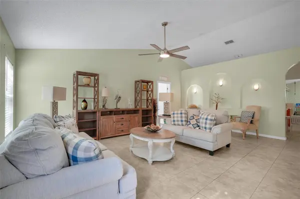 2031 BERRIEN DR, Deltona, FL 32738