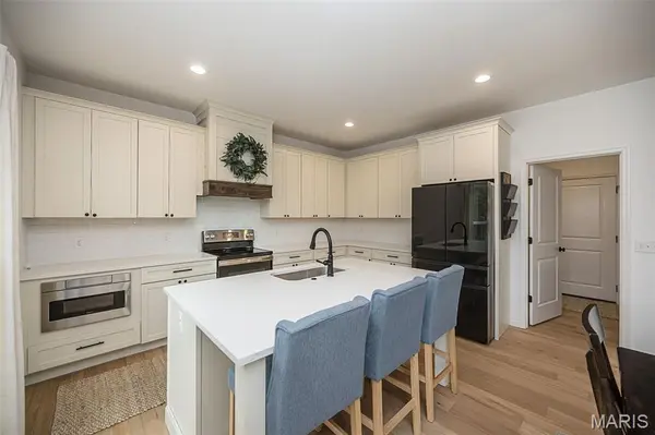 104 Copper Stone Pt, Wentzville, MO 63385