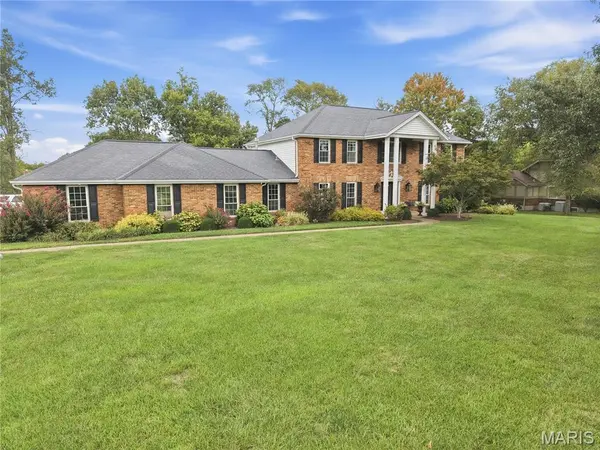9 Clarkson Farm DR, Chesterfield, MO 63017
