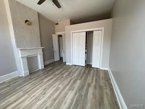 1226 Victor ST, St Louis, MO 63104