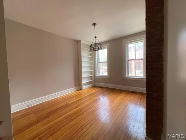 1226 Victor ST, St Louis, MO 63104