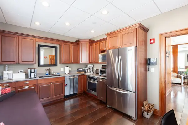 55 Ogden AVE, Clarendon Hills, IL 60514