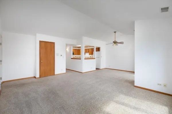 15727 Ravinia AVE #2E, Orland Park, IL 60462