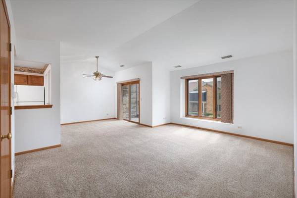 15727 Ravinia AVE #2E, Orland Park, IL 60462