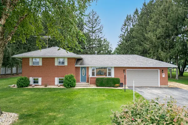 2292 N Leaf River RD, Mount Morris, IL 61054
