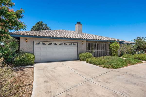 12450 Algonquin RD, Apply Valley, CA 92308