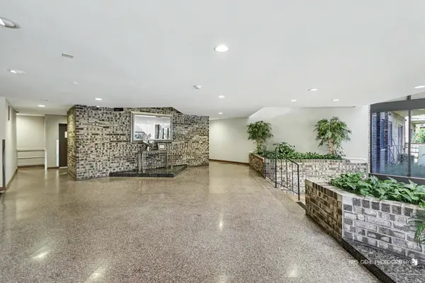 1243 E Baldwin LN #412, Palatine, IL 60074
