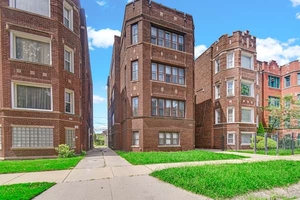 8010 S Phillips AVE, Chicago, IL 60617