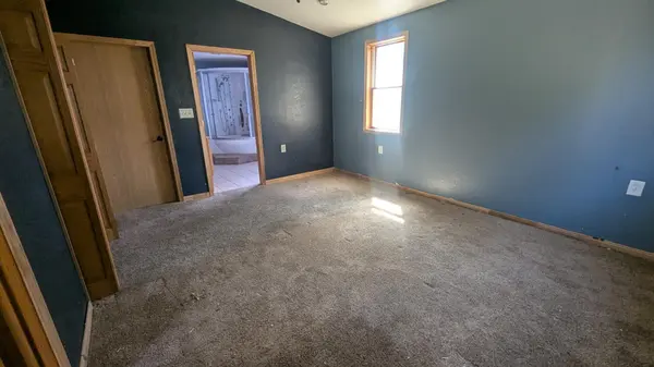 308 Connie LN, Eagle Lake, MN 56024
