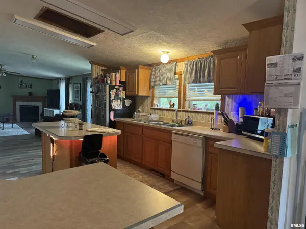 158 N Rogers Park DR, Canton, IL 61520