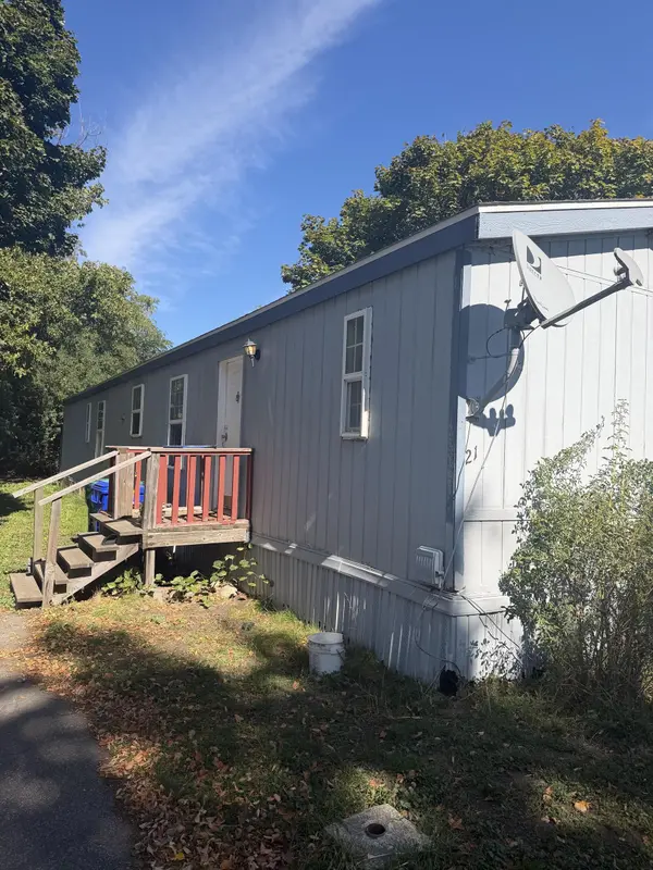 22105 E Wellesley Ave #Space #21, Otis Orchards, WA 99027