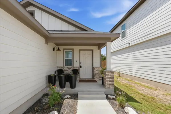 301 Old Stagecoach RD, Jarrell, TX 76537
