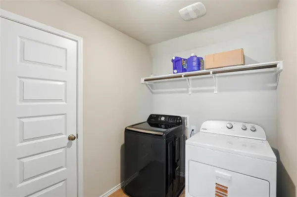 301 Old Stagecoach RD, Jarrell, TX 76537