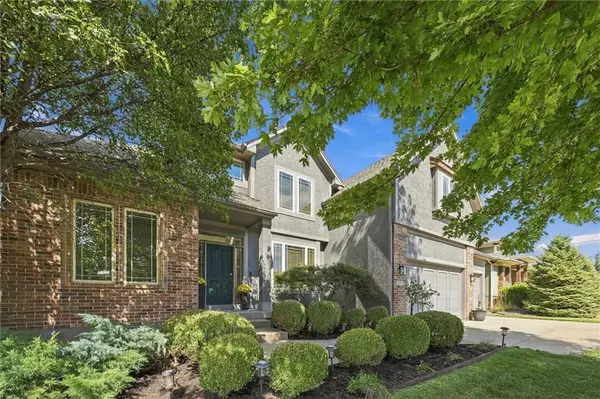 2512 NE INDIAN POINTE N/A, Lee's Summit, MO 64086