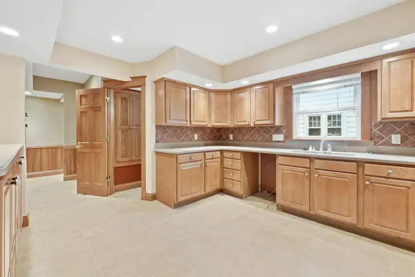 1756 E Beardsley AVE, Elkhart, IN 46514-3704