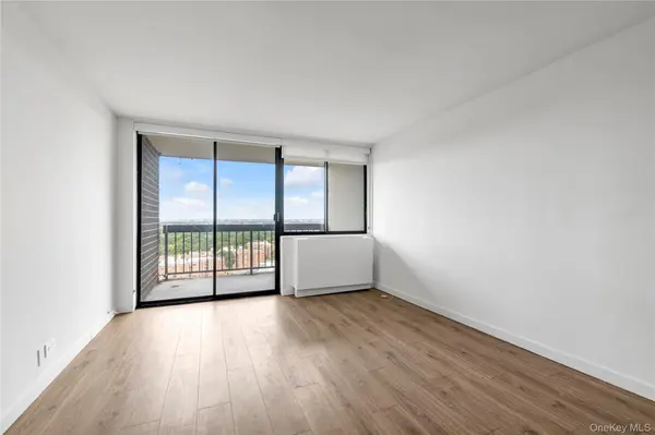 2 Bay Club DR #20-O, Bayside, NY 11360