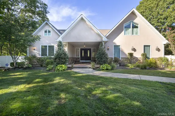 37 W Woodside AVE, Patchogue, NY 11772