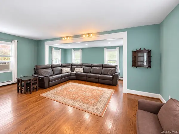 88 West BLVD, East Rockaway, NY 11518